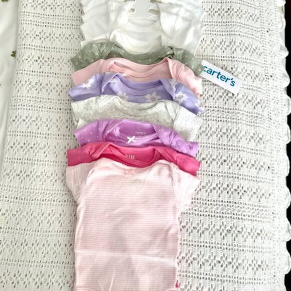 (16) Baby Girl Newborn & 0-3 Months Onesies / Bodysuits Bundle Lot - Picture 2 of 6